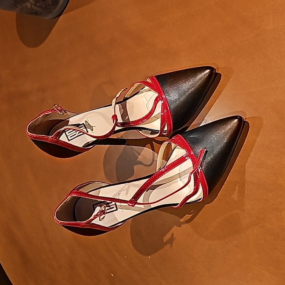 High heels, signature Abagail, black with red trim size 8.5